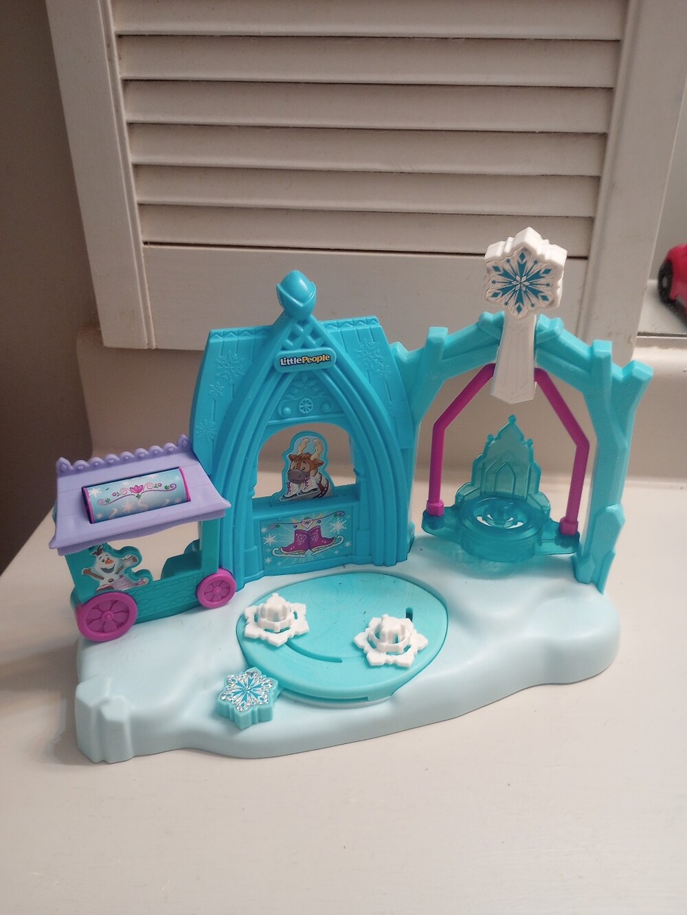 Fisher Price Little People Disney Frozen Arendelle Castle Playset - Picture 2 of 8